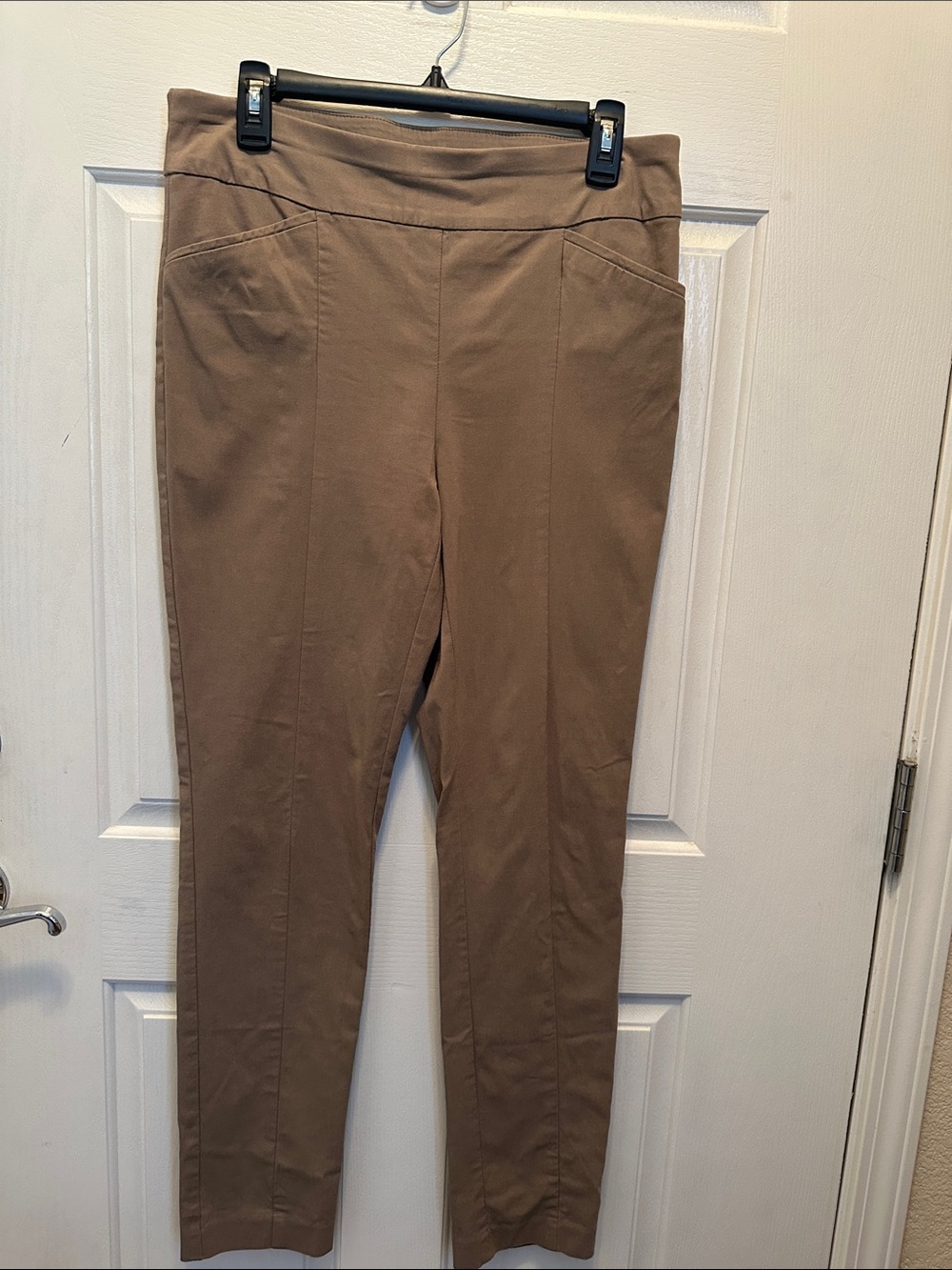 Chico's Fabulously Slimming Perfect Stretch Pull-On Pants in Warm Taupe Size Med